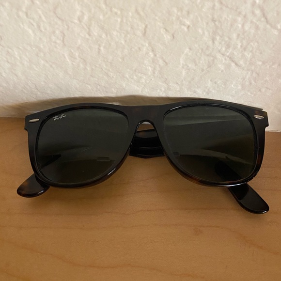 Authentic Tortoise Rayban Wayfarer - Picture 2 of 4
